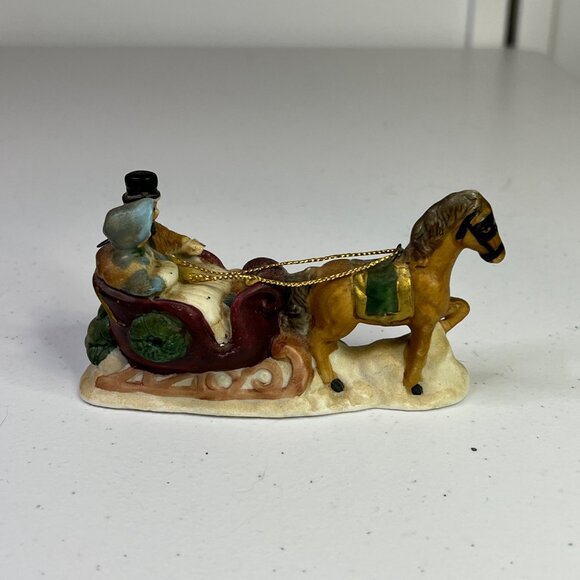 Christmas Village Miniature Horse & Carriage Figurine, Victorian-Style Couple - Picture 4 of 8